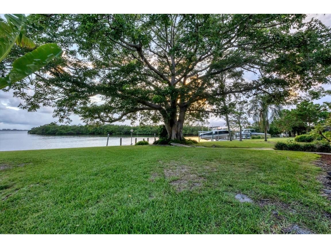 7314 Westmoreland Drive Sarasota FL 34243 - SARASOTA BAY A4578524 image1
