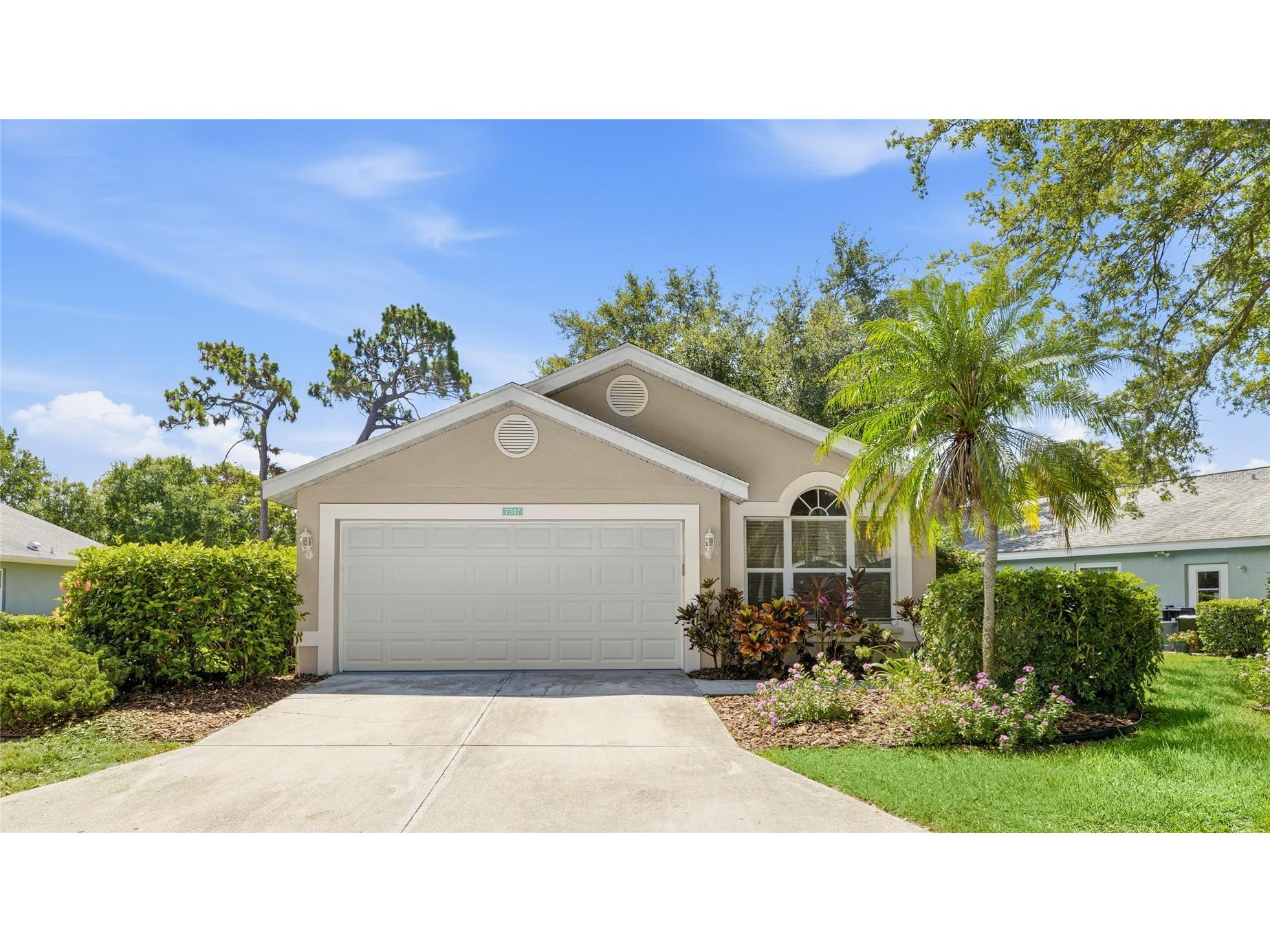 7317 Eleanor Circle #176 Sarasota FL 34243 A4697996 image1