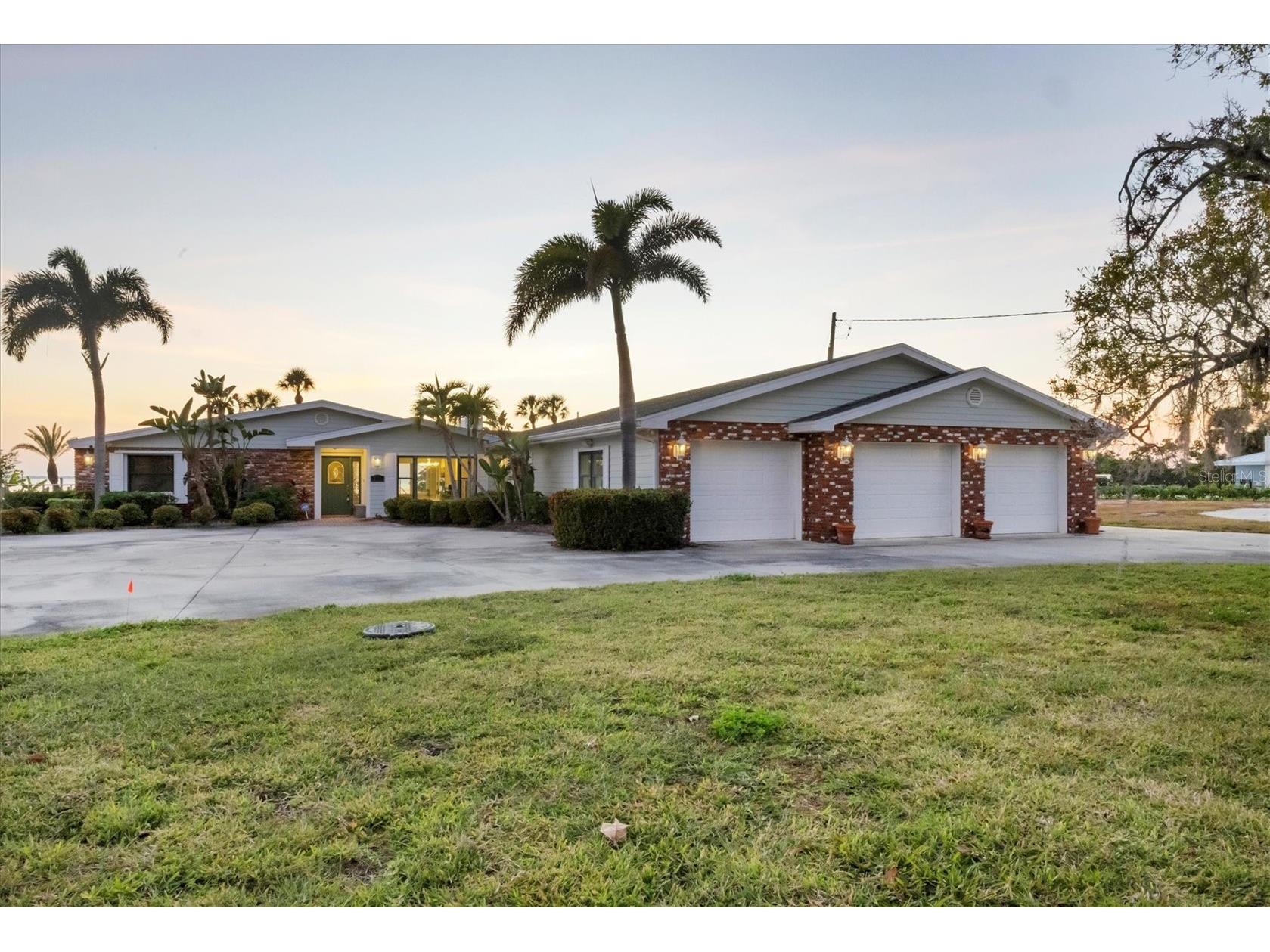 7318 Westmoreland Drive Sarasota FL 34243 - SARASOTA BAY A4680287 image2