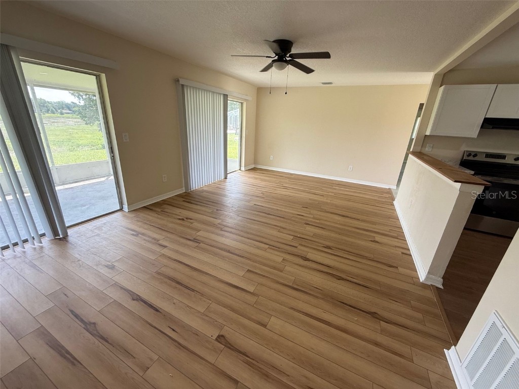 7319 Holiday Drive Spring Hill FL 34606 - LAKE HOLIDAY W7877844 image3