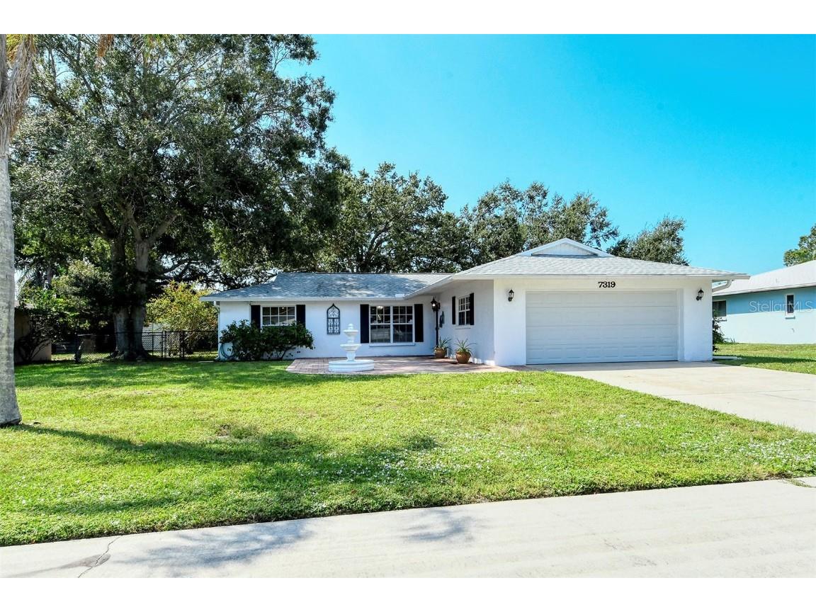 7319 Uranus Drive Sarasota FL 34243 A4583197 image1