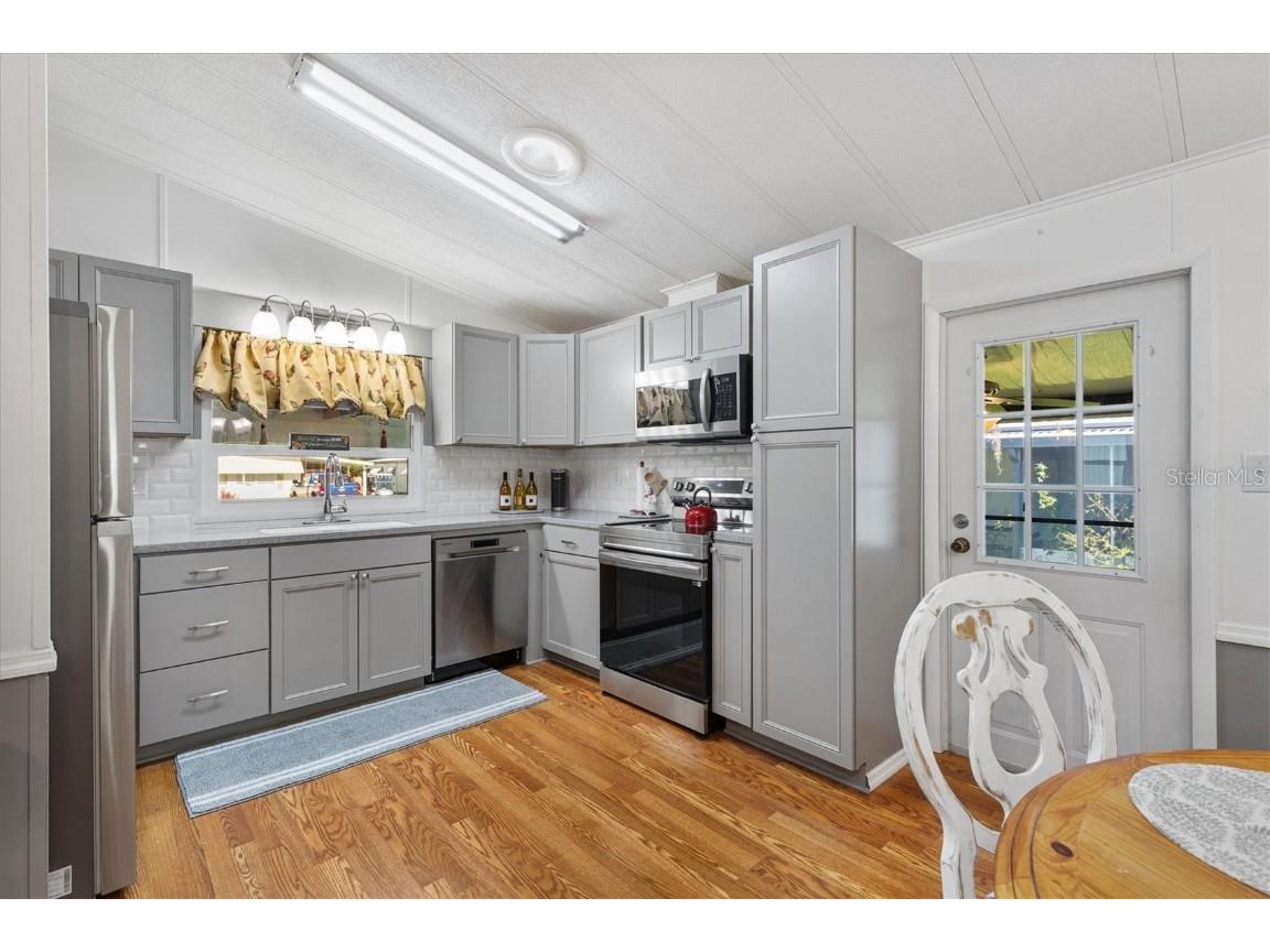 732 Royal Palm Avenue Lady Lake FL 32159 G5103652 image3