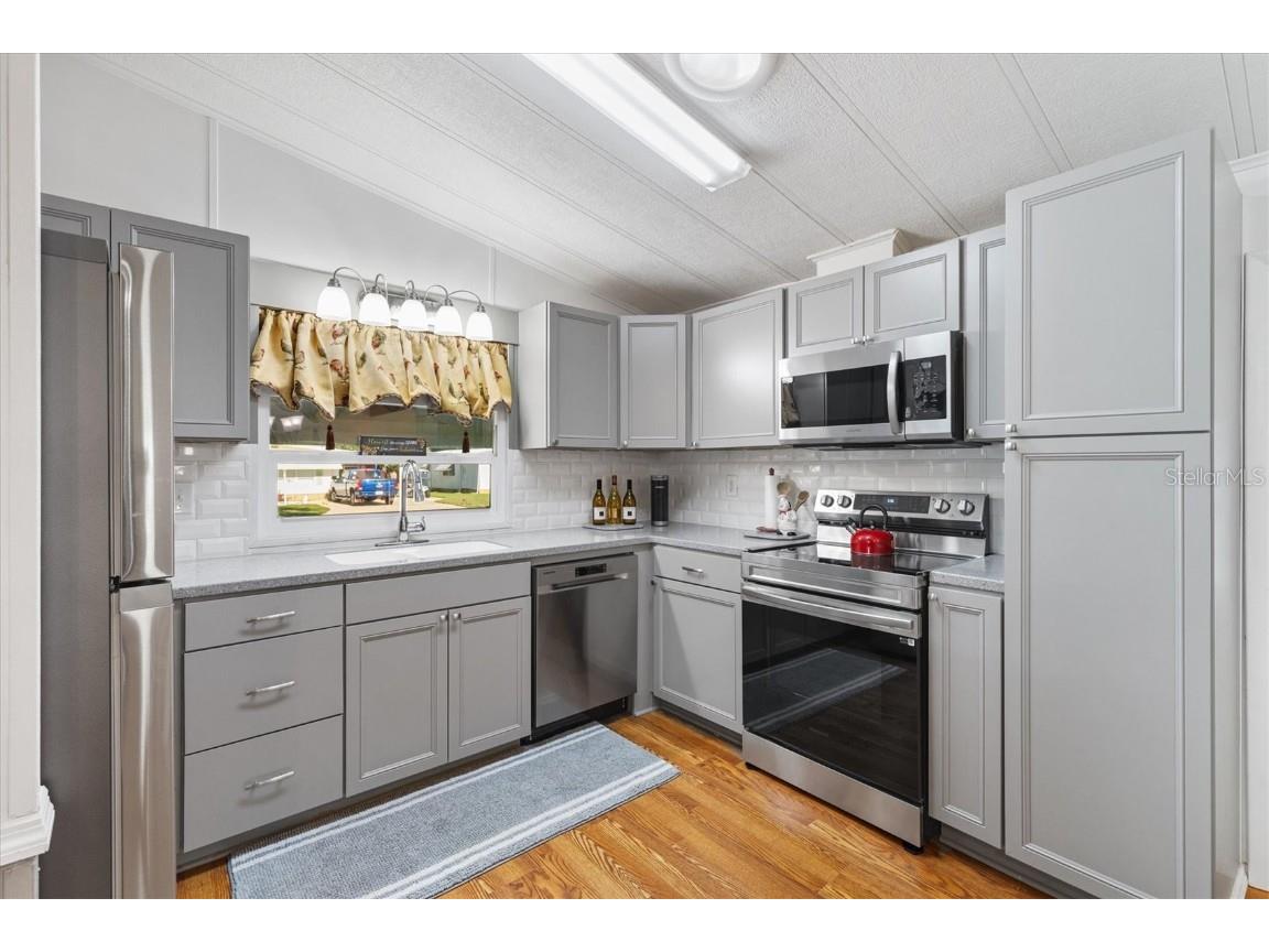 732 Royal Palm Avenue Lady Lake FL 32159 G5103652 image4