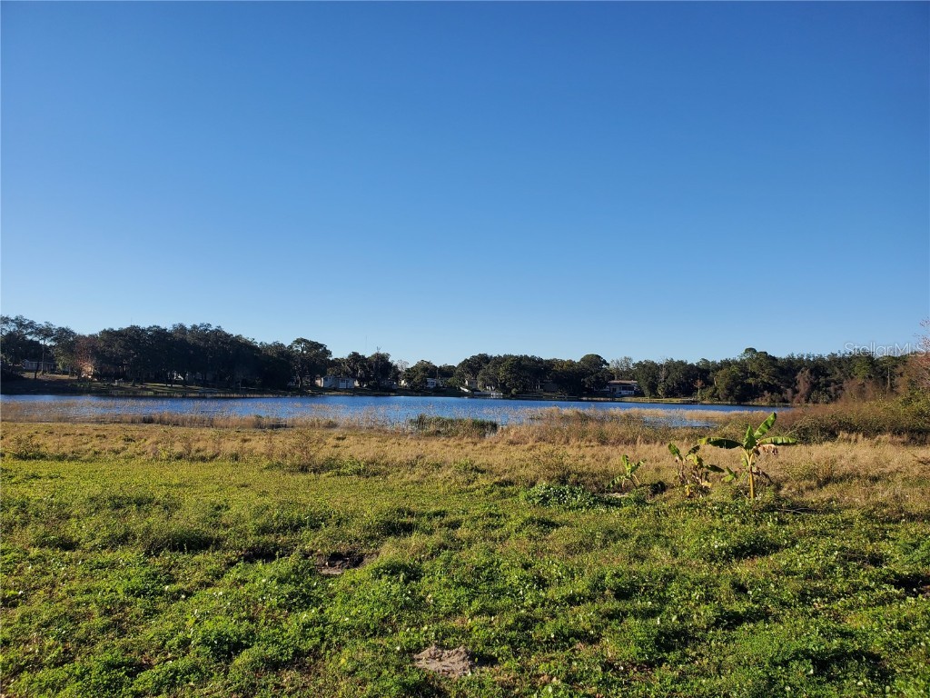 732 Waterfall Circle Deltona FL 32725 - LAKE LAPANOCIA O5726581 image2