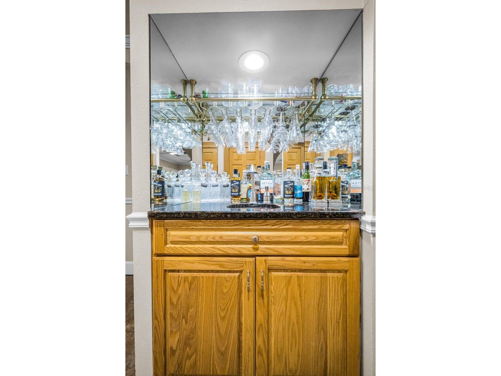 732 and 732 1/2 NE Oak Street Saint Petersburg FL 33701 TB8513524 image24