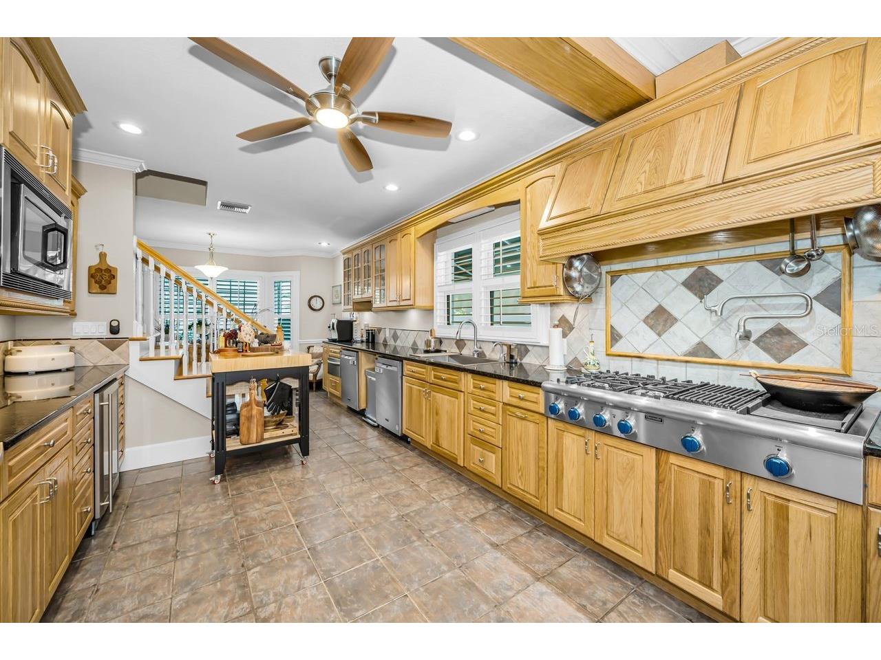 732 and 732 1/2 NE Oak Street Saint Petersburg FL 33701 TB8513524 image26