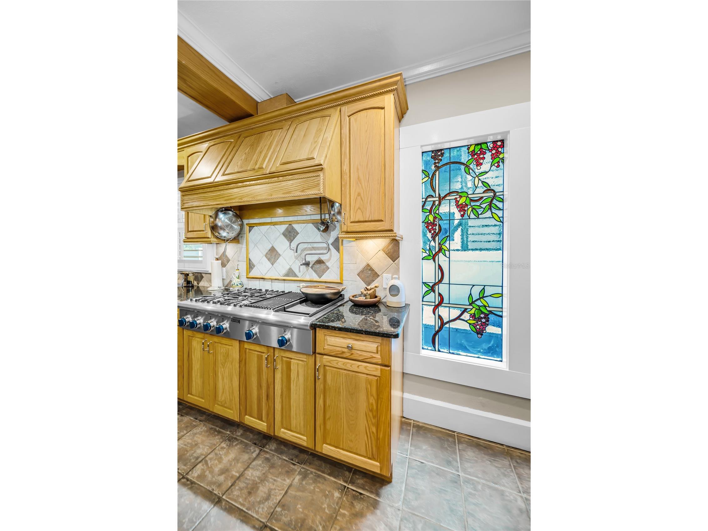732 and 732 1/2 NE Oak Street Saint Petersburg FL 33701 TB8513524 image27