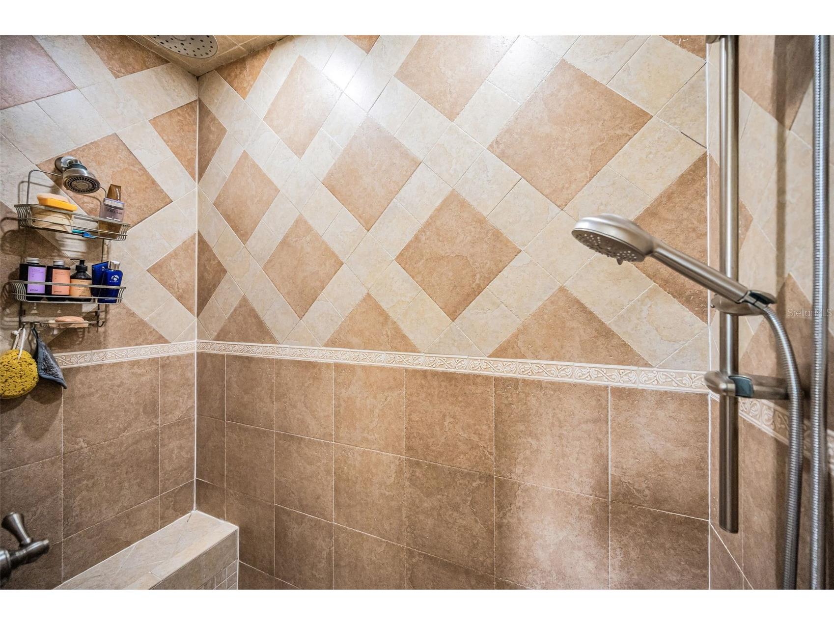 732 and 732 1/2 NE Oak Street Saint Petersburg FL 33701 TB8513524 image36