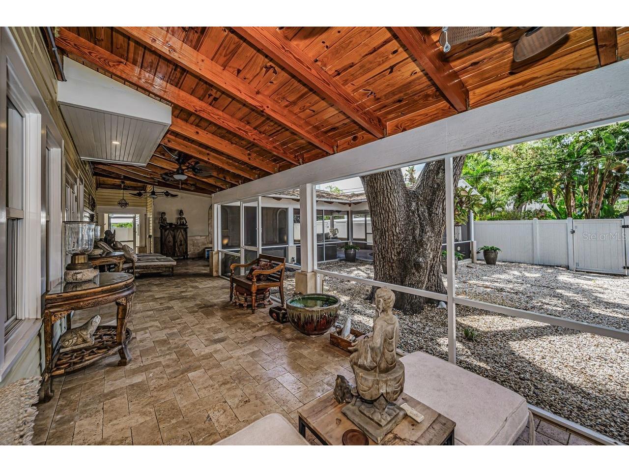 732 and 732 1/2 NE Oak Street Saint Petersburg FL 33701 TB8513524 image54