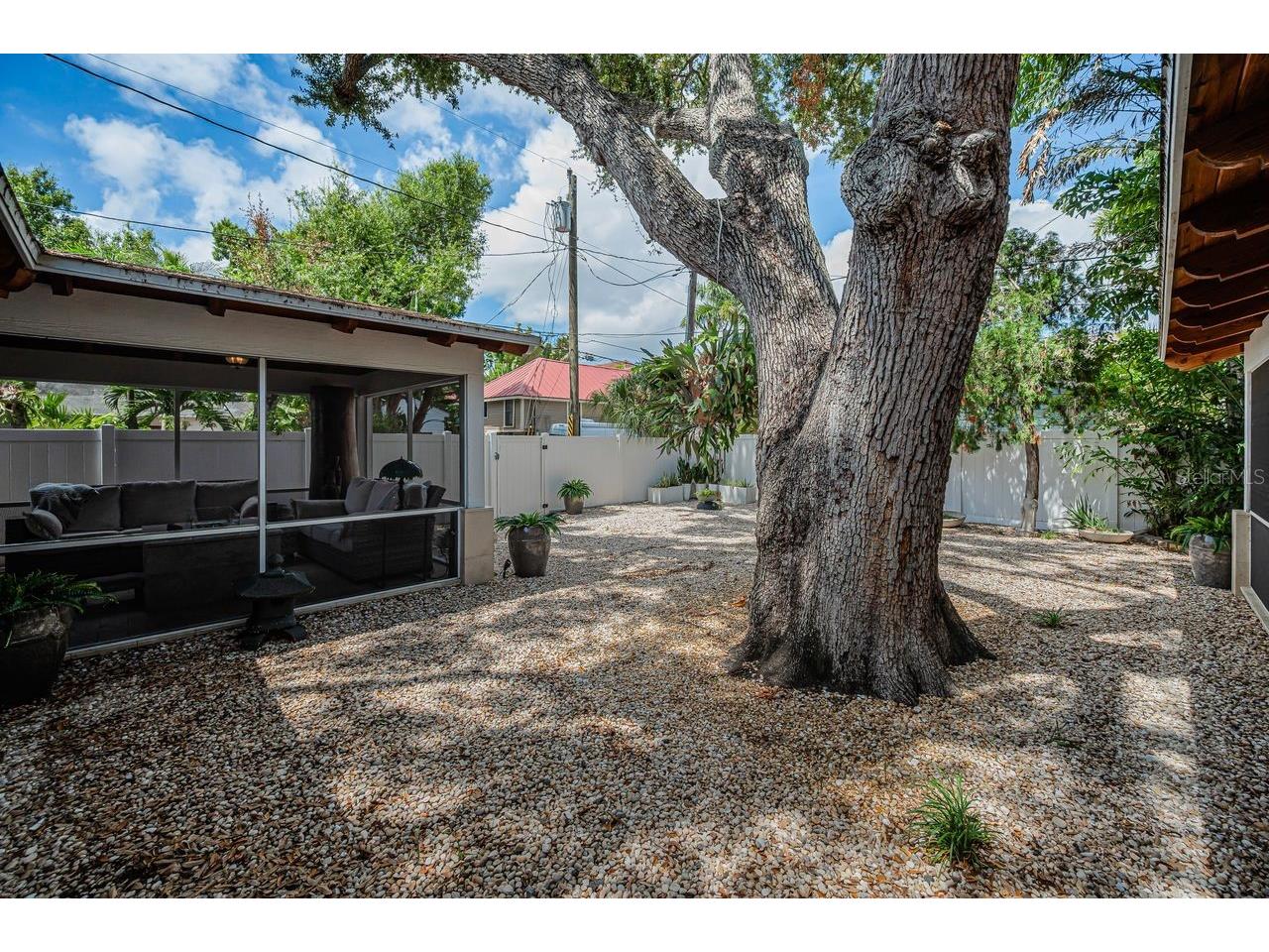 732 and 732 1/2 NE Oak Street Saint Petersburg FL 33701 TB8513524 image58