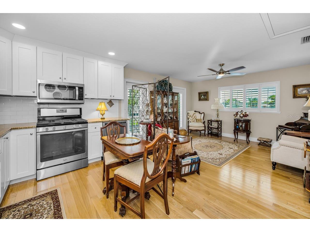 732 and 732 1/2 NE Oak Street Saint Petersburg FL 33701 TB8513524 image67