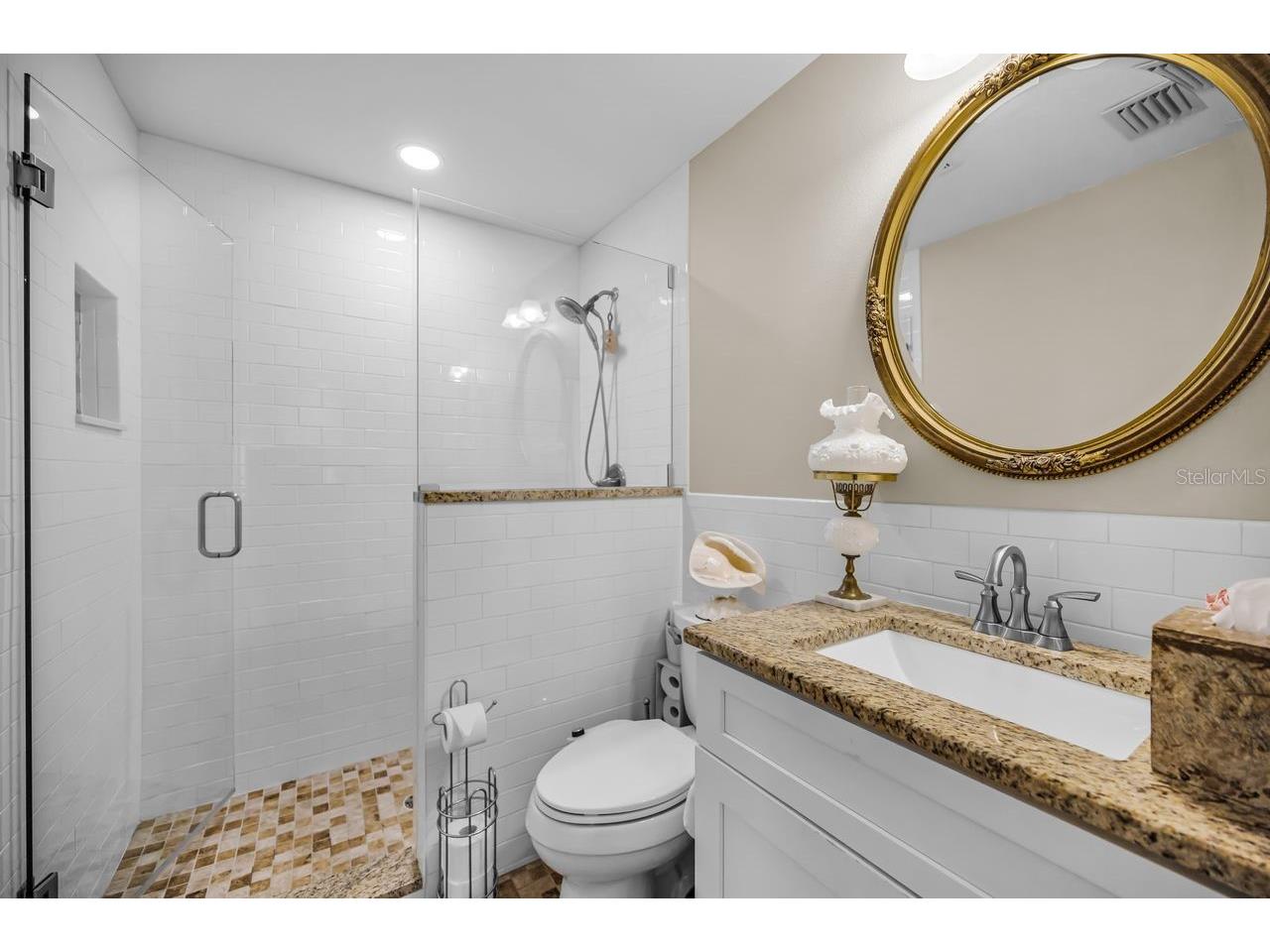 732 and 732 1/2 NE Oak Street Saint Petersburg FL 33701 TB8513524 image70