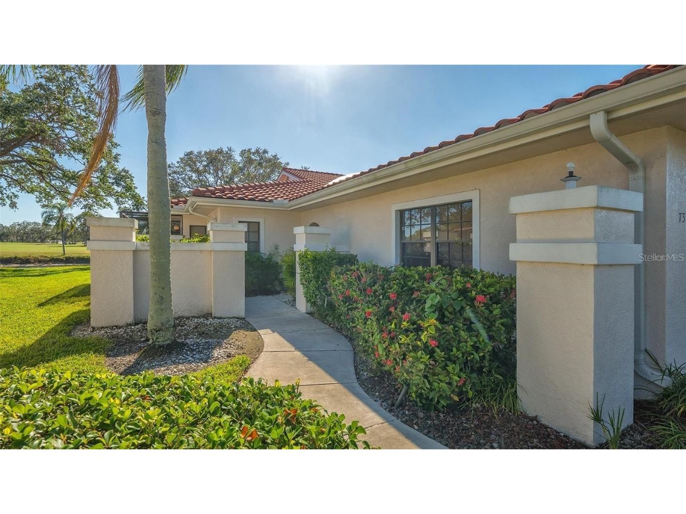 7320 Golf Pointe Circle Sarasota FL 34243 A4666761 image1