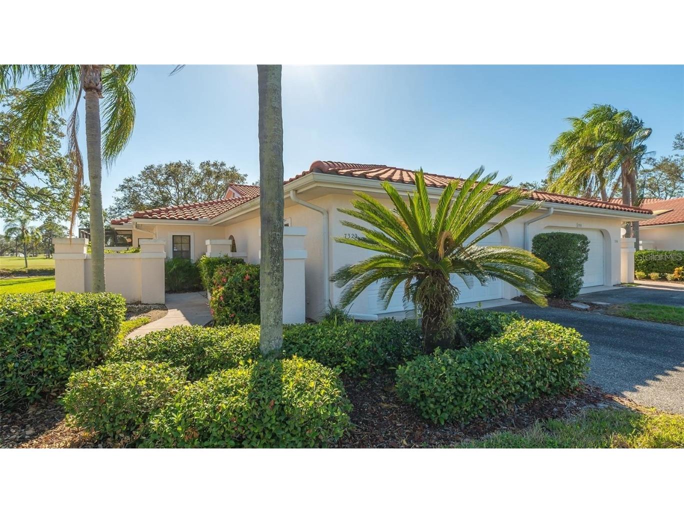 7320 Golf Pointe Circle Sarasota FL 34243 A4666761 image2