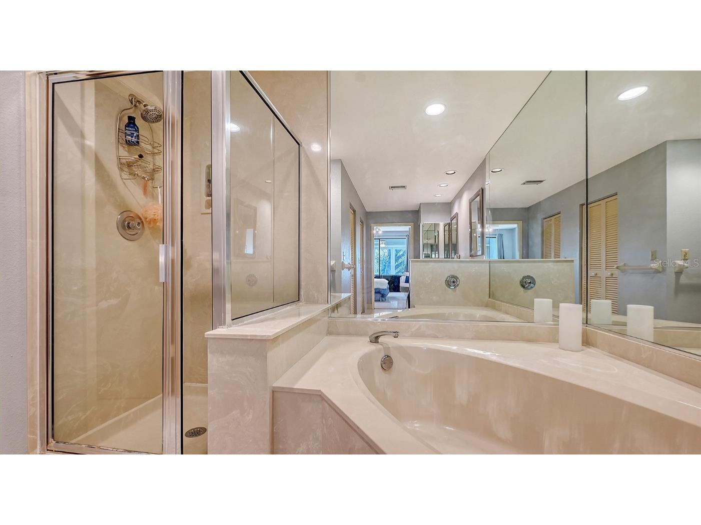 7320 Golf Pointe Circle Sarasota FL 34243 A4666761 image35