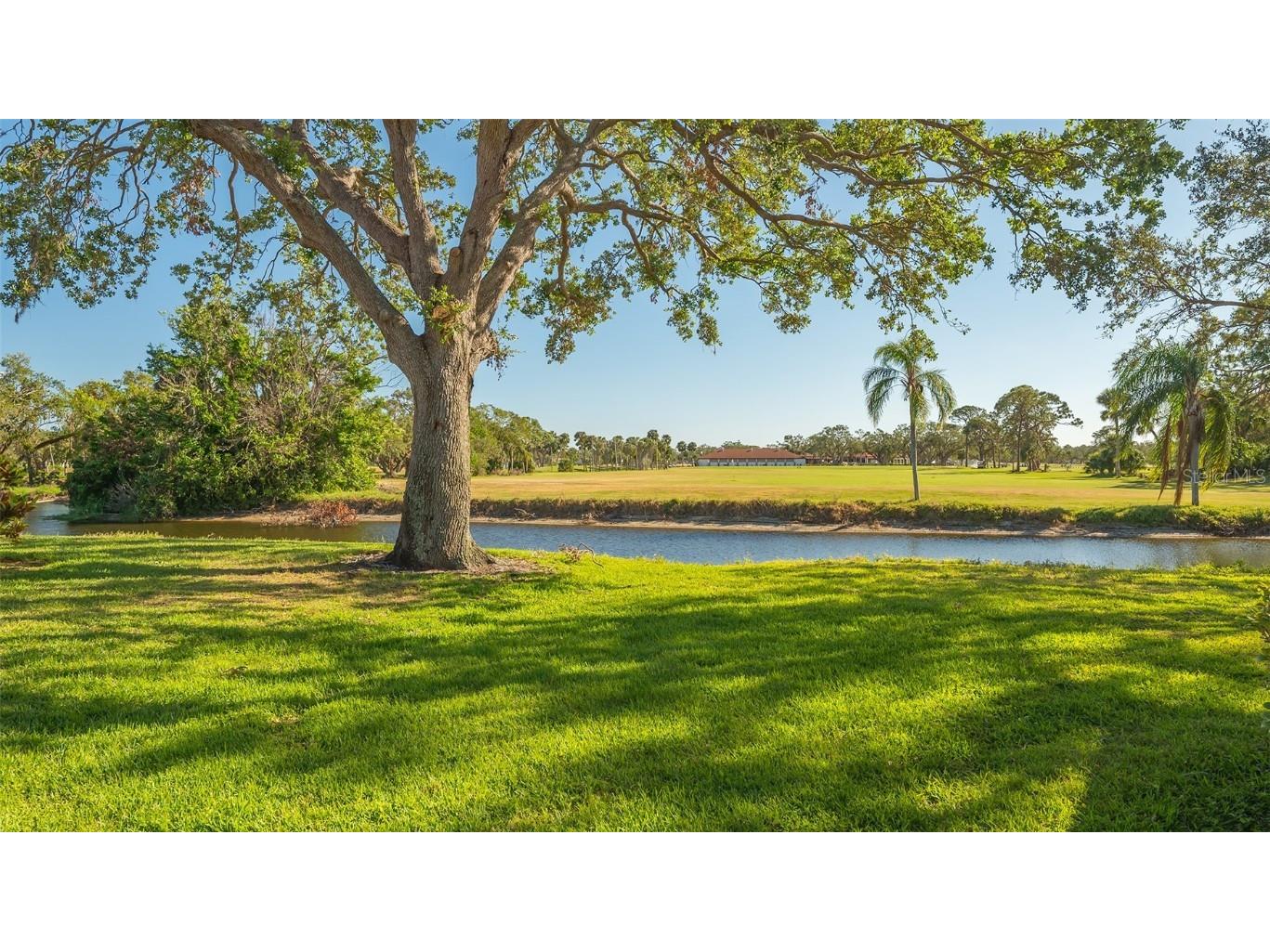 7320 Golf Pointe Circle Sarasota FL 34243 A4666761 image46