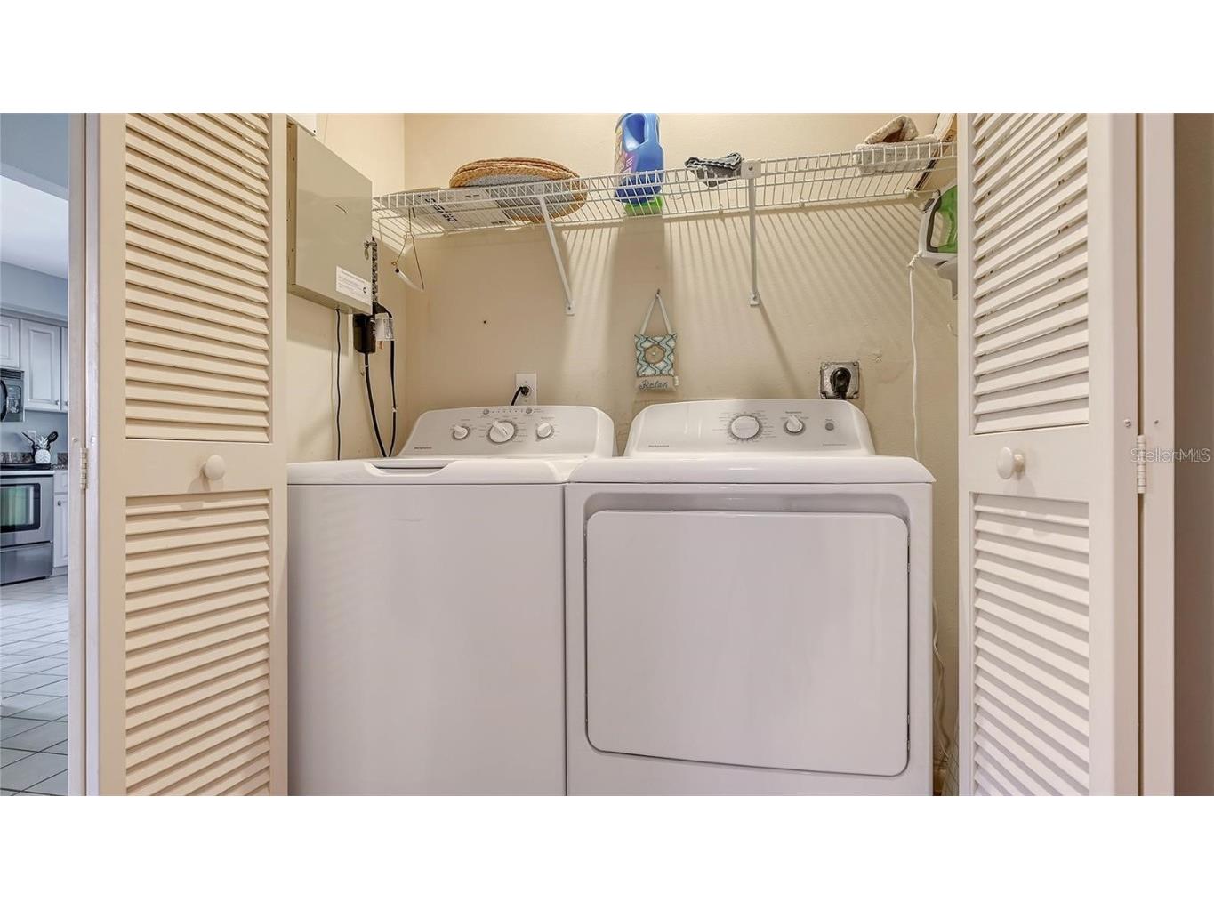 7320 Golf Pointe Circle Sarasota FL 34243 A4673534 image16