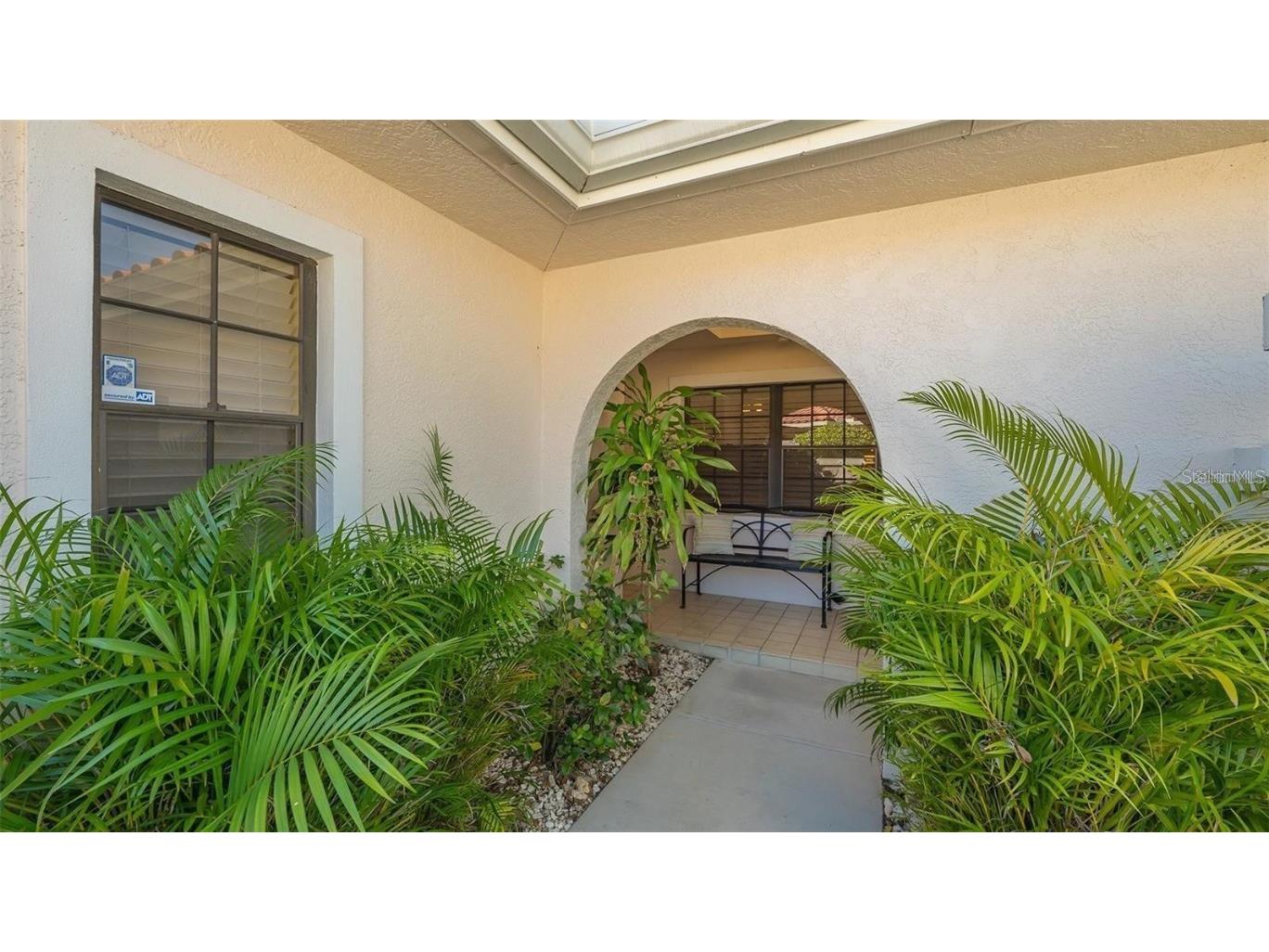 7320 Golf Pointe Circle Sarasota FL 34243 A4673534 image2