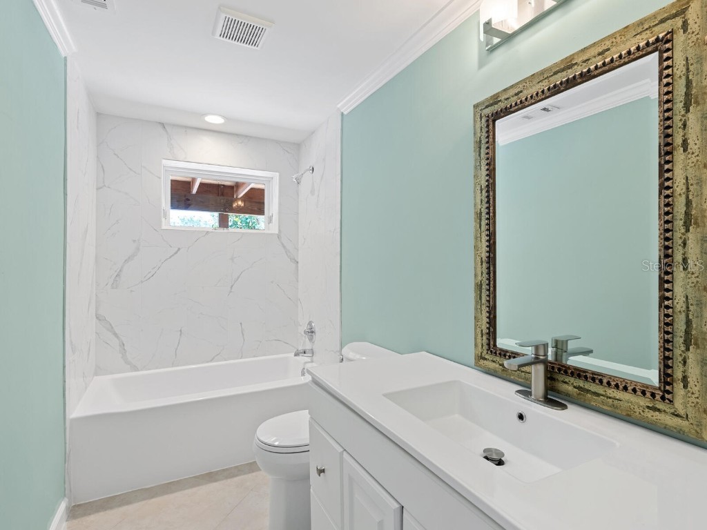 7320 Melaleuca Way Siesta Key FL 34242 - HERON LAGOON A4652512 image42