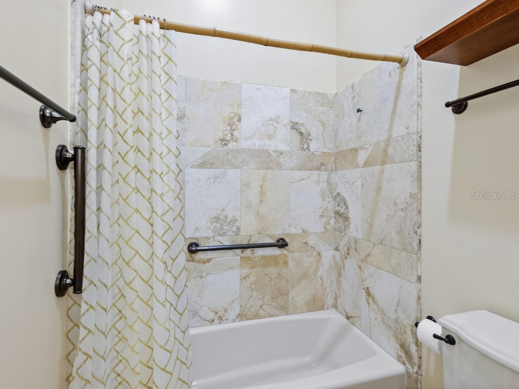 7320 Melaleuca Way Siesta Key FL 34242 - HERON LAGOON A4652512 image55