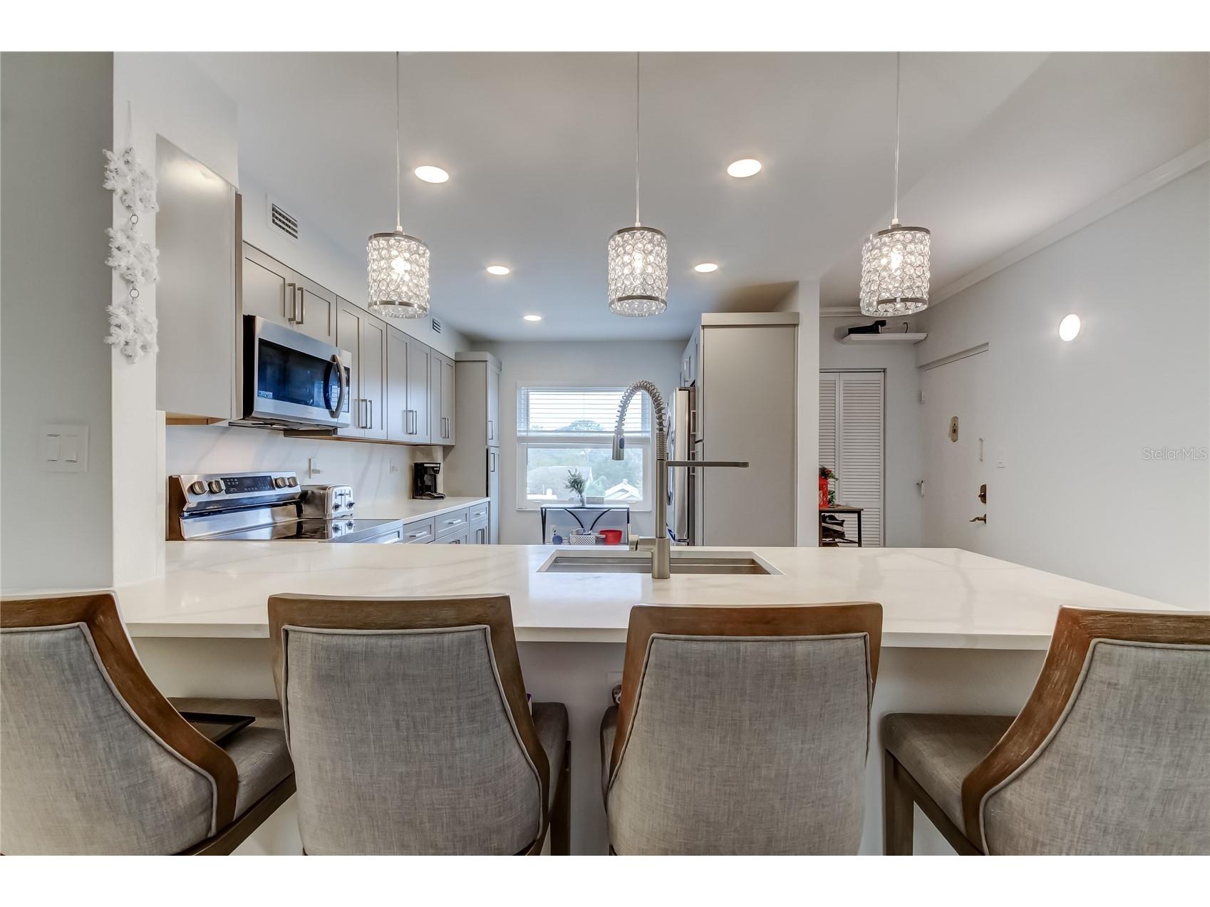 7321 Central Avenue #301 Saint Petersburg FL 33710 TB8484135 image3