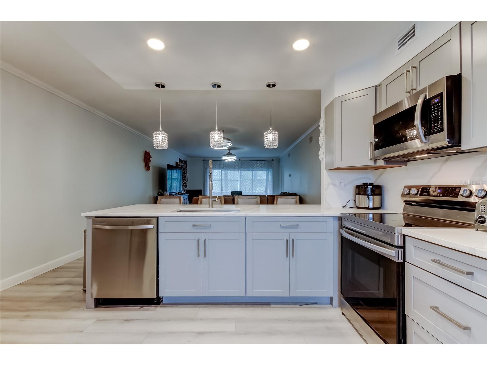 7321 Central Avenue #301 Saint Petersburg FL 33710 TB8484135 image6