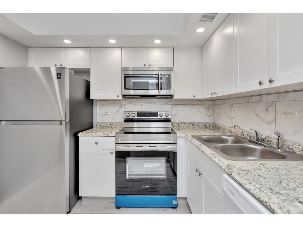 7321 Central Avenue #303 Saint Petersburg FL 33710 - BOCA SIEGA BAY TB8417004 image12