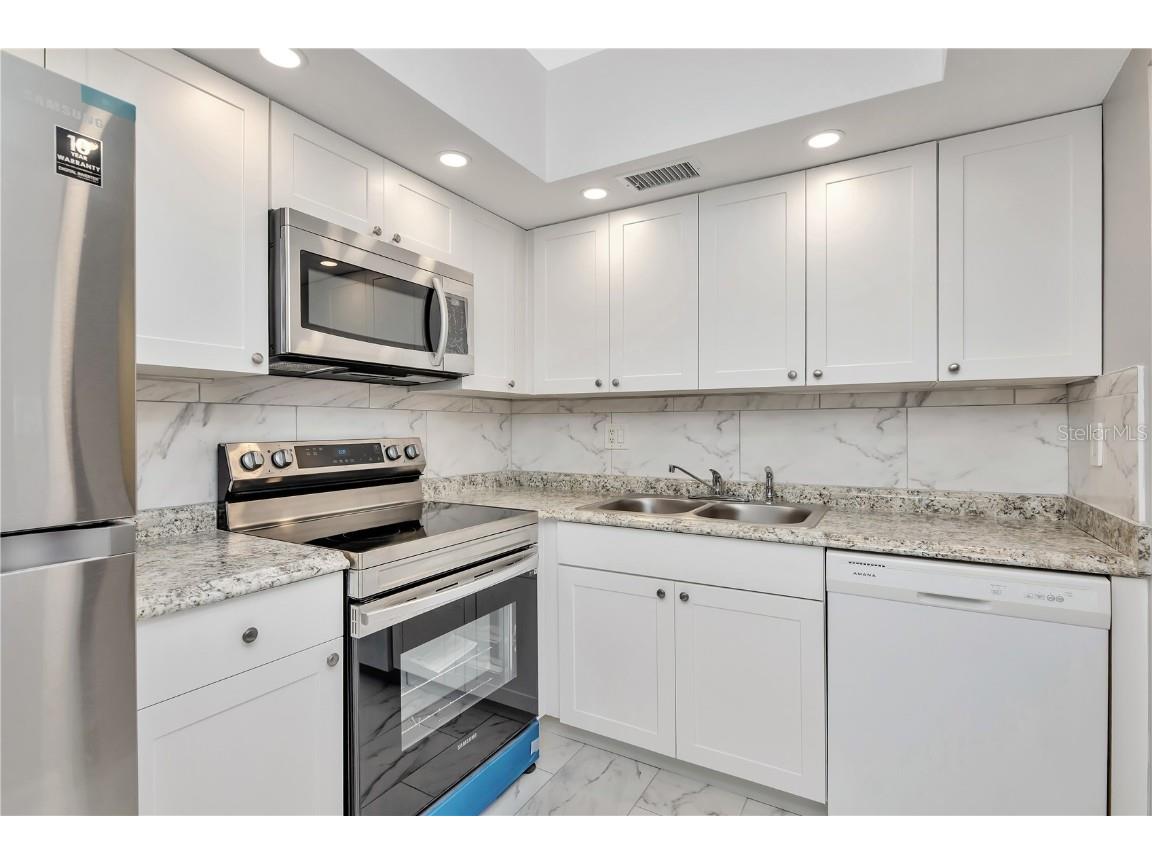 7321 Central Avenue #303 Saint Petersburg FL 33710 - BOCA SIEGA BAY TB8417004 image13