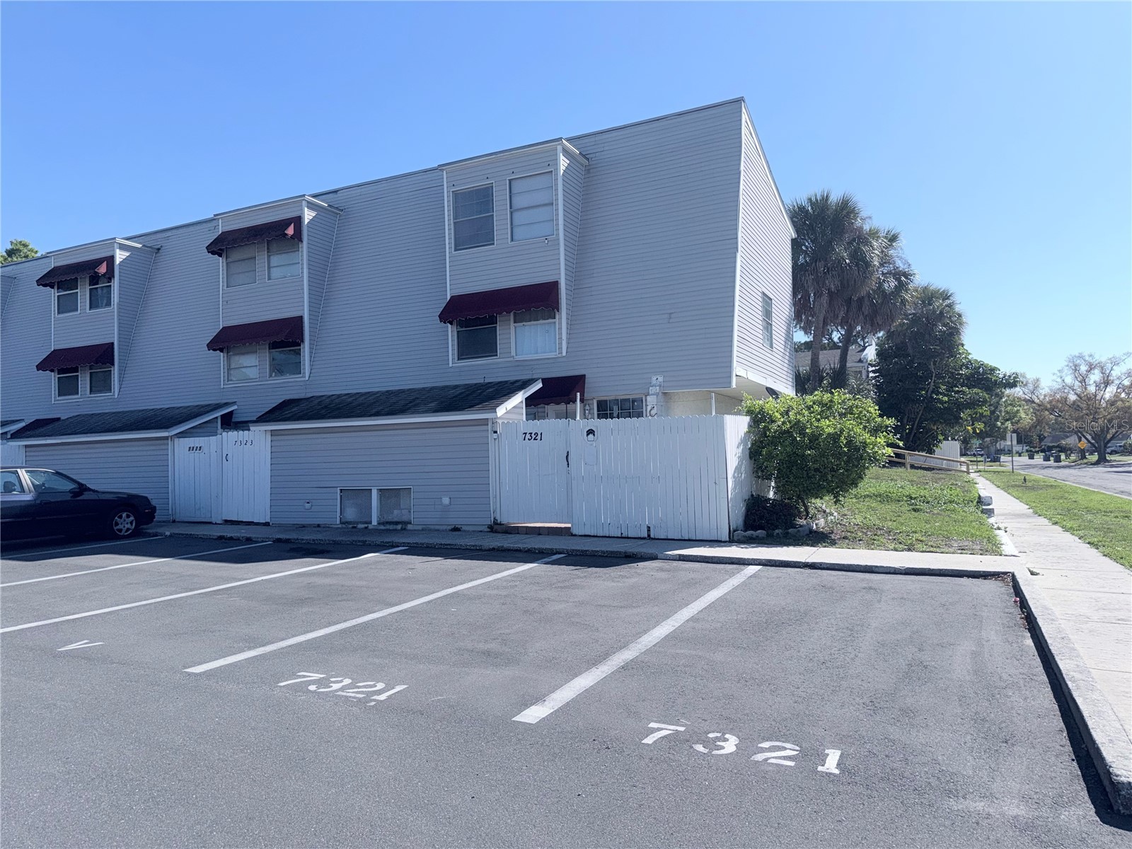 7321 Jackson Springs Road Tampa FL 33634 TB8489801 image1