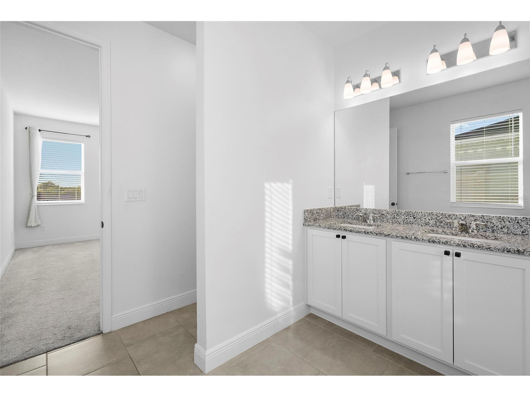 7322 34th Court E Sarasota FL 34243 A4677158 image25