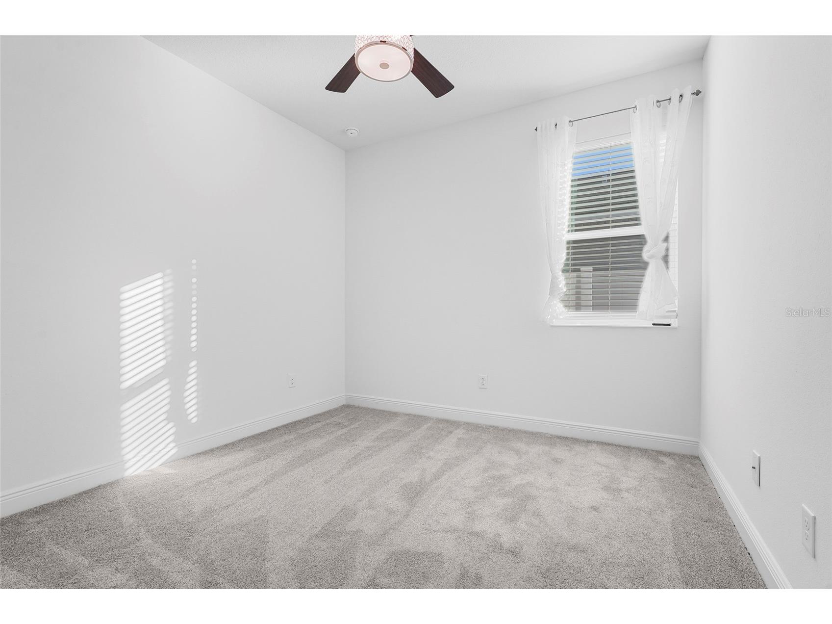 7322 34th Court E Sarasota FL 34243 A4677158 image32