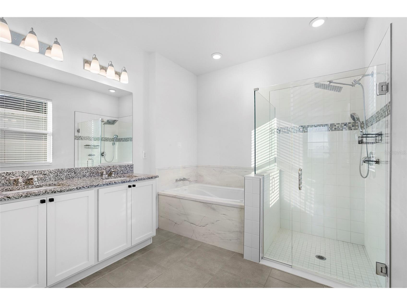 7322 34th Court E Sarasota FL 34243 A4677158 image8