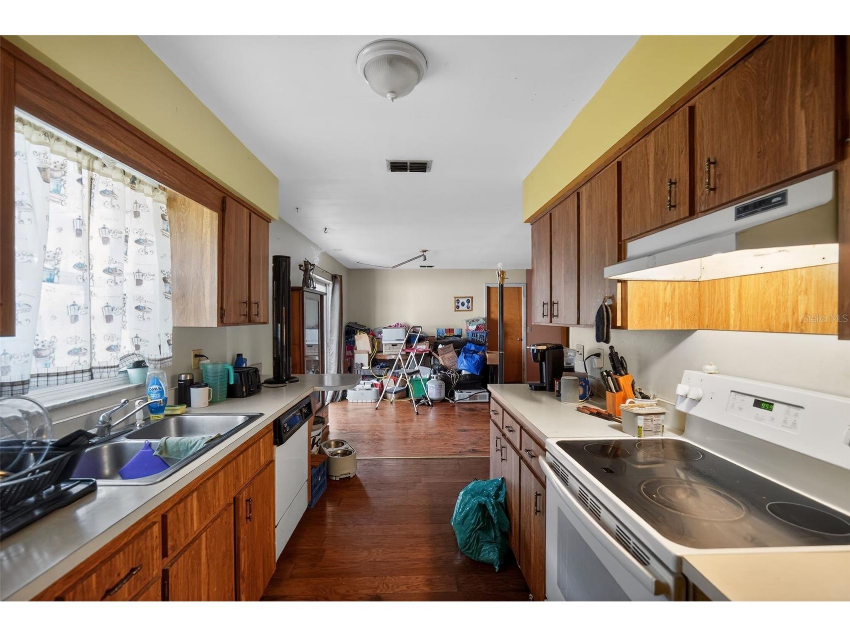 7322 Landover Drive Zephyrhills FL 33540 C7526116 image5