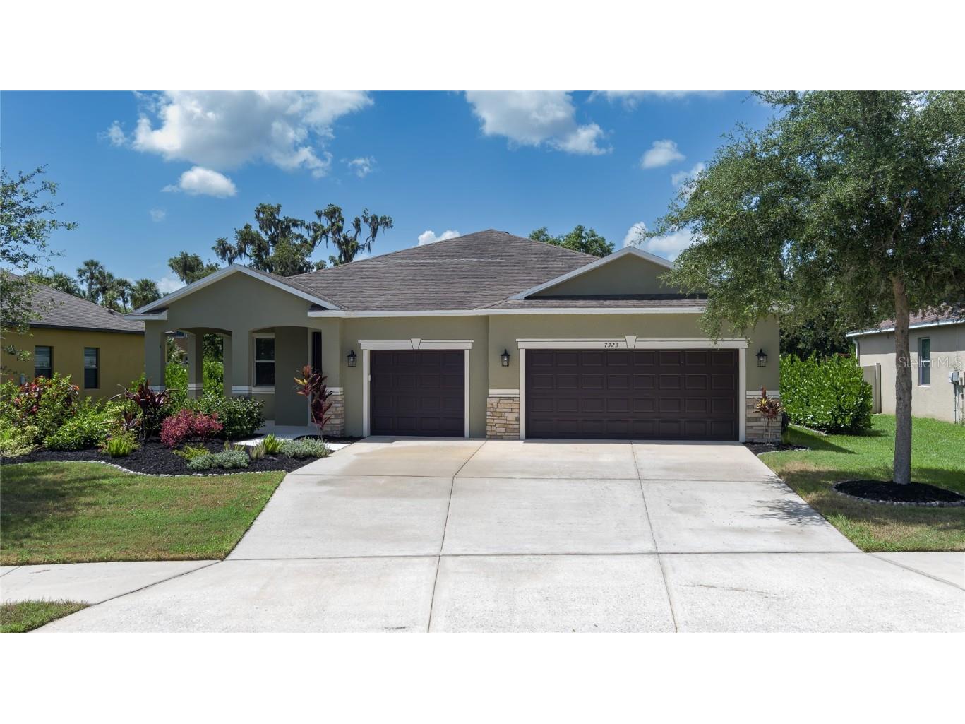 7323 61st Street E Palmetto FL 34221 A4617271 image1