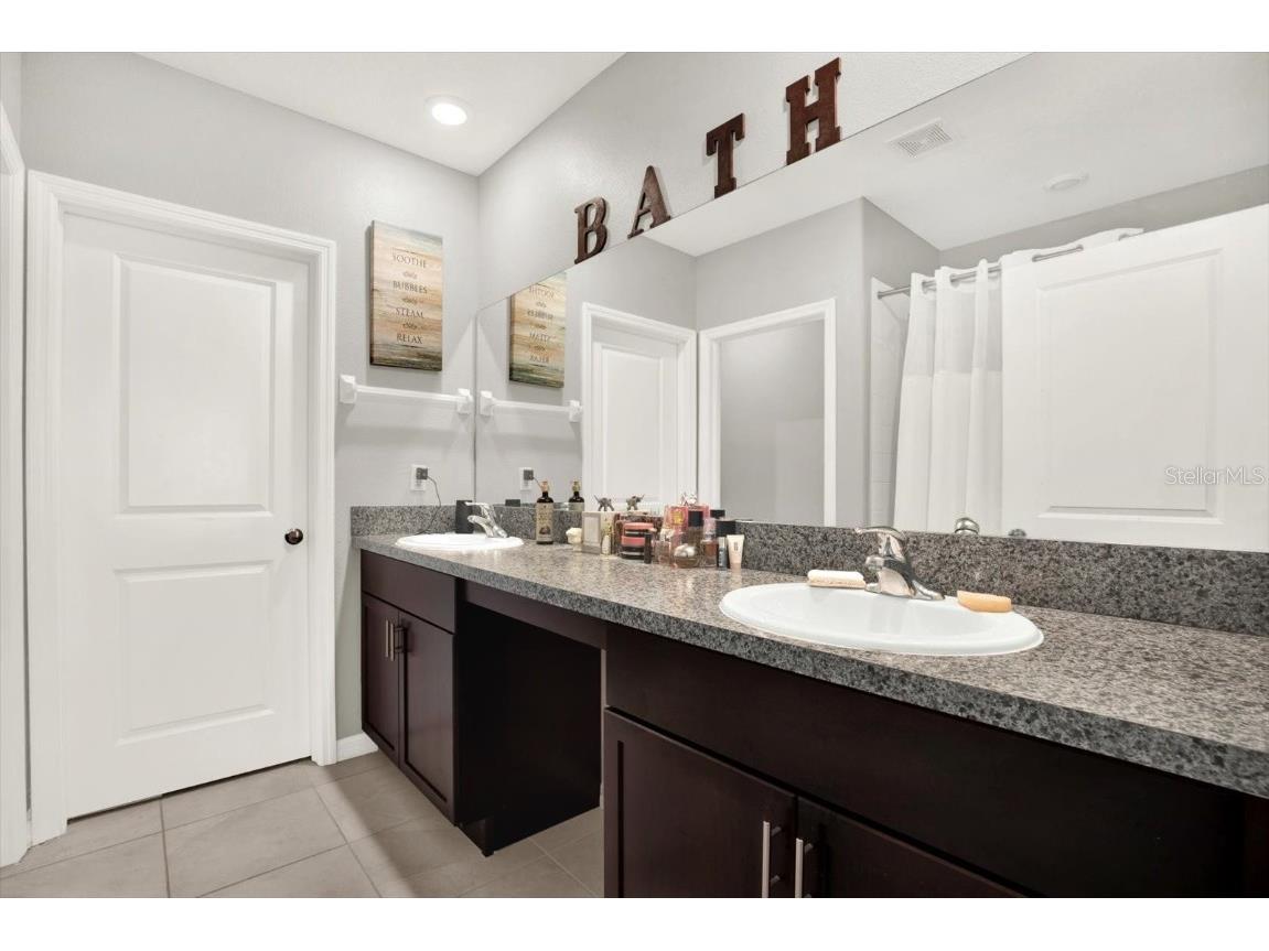 7323 Canterbury Bells Court Tampa FL 33619 TB8433634 image15