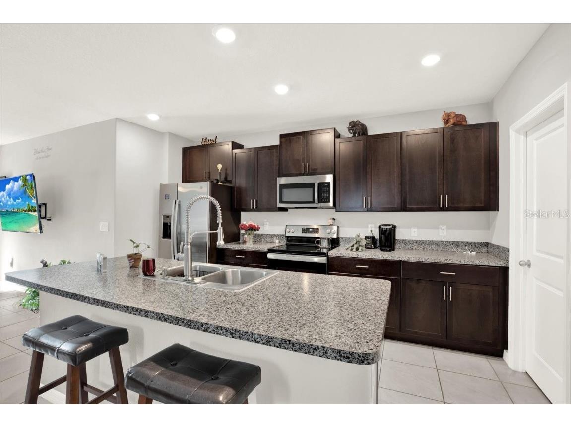 7323 Canterbury Bells Court Tampa FL 33619 TB8433634 image4