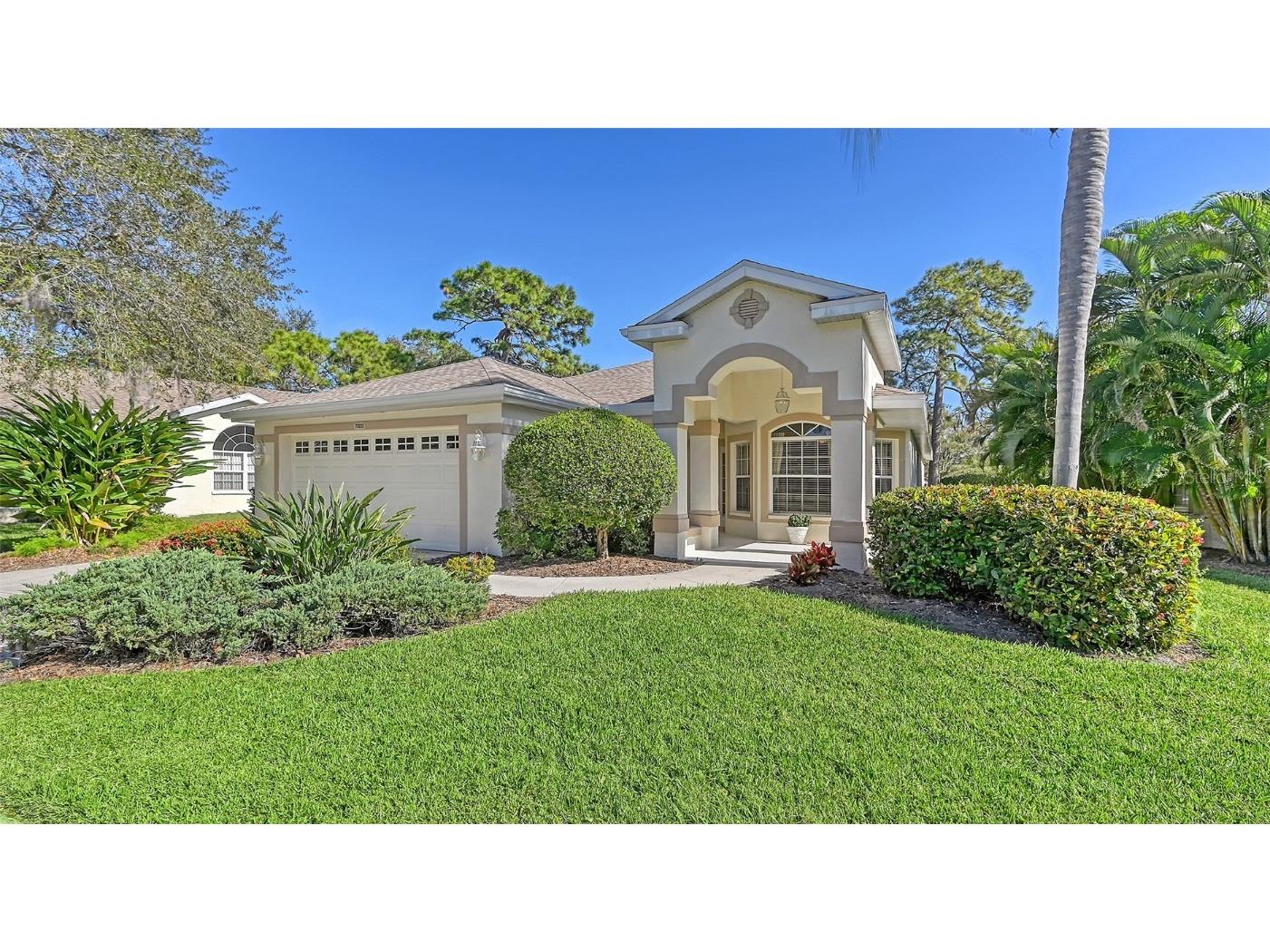 7323 Eleanor Circle #7323 Sarasota FL 34243 A4593357 image1