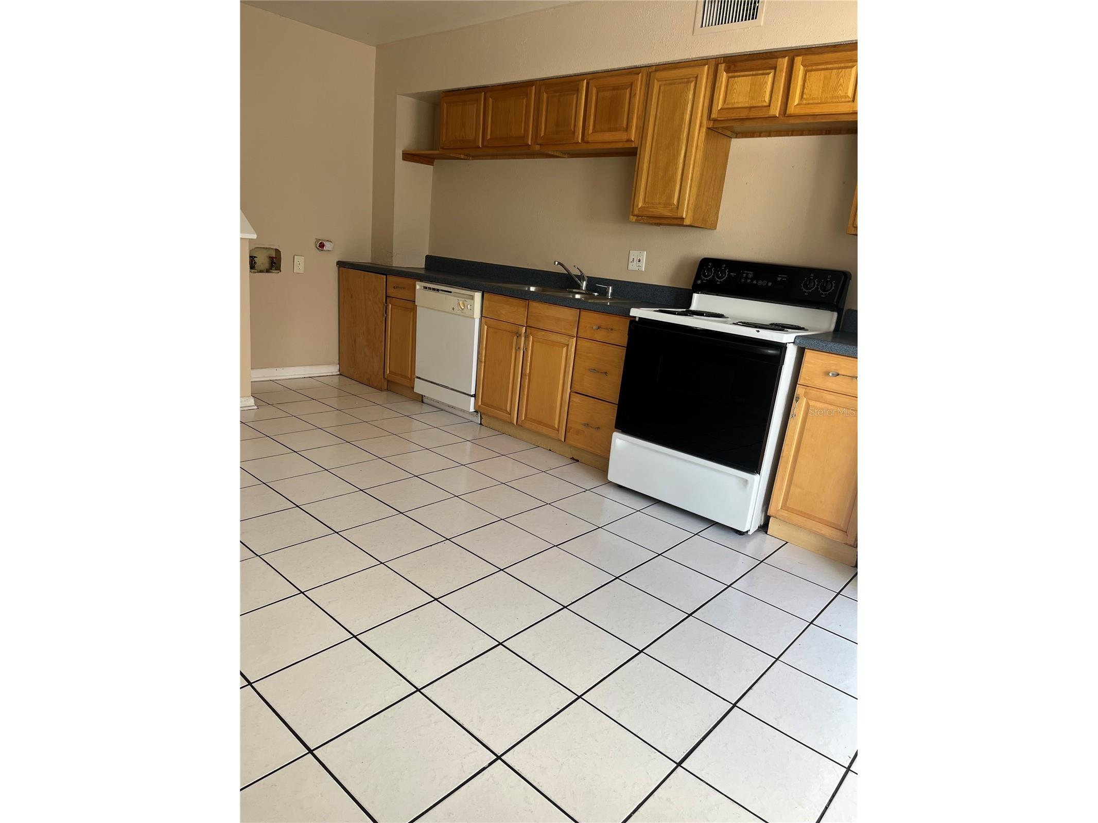 7323 Jackson Springs Road Tampa FL 33634 TB8457682 image4