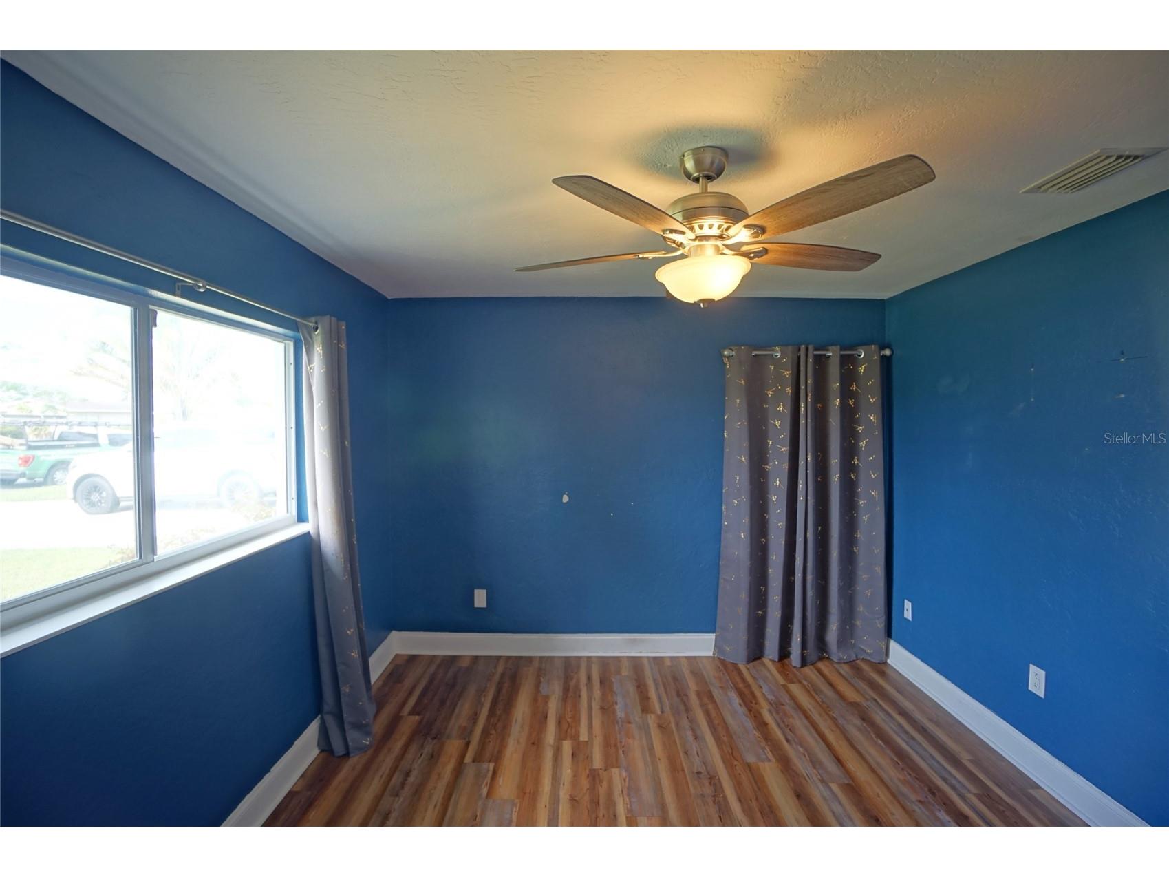 7325 10th Street N Saint Petersburg FL 33702 TB8493267 image16
