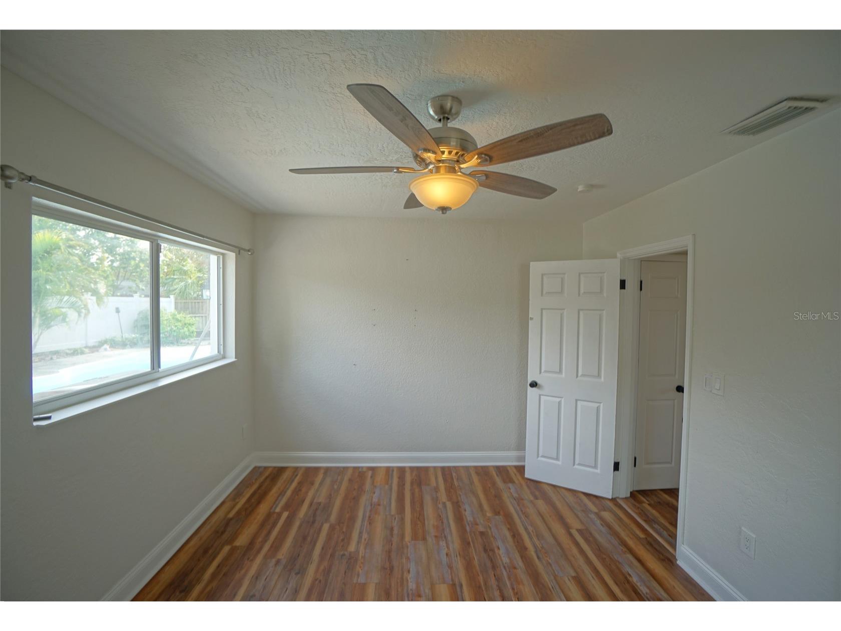 7325 10th Street N Saint Petersburg FL 33702 TB8493267 image18