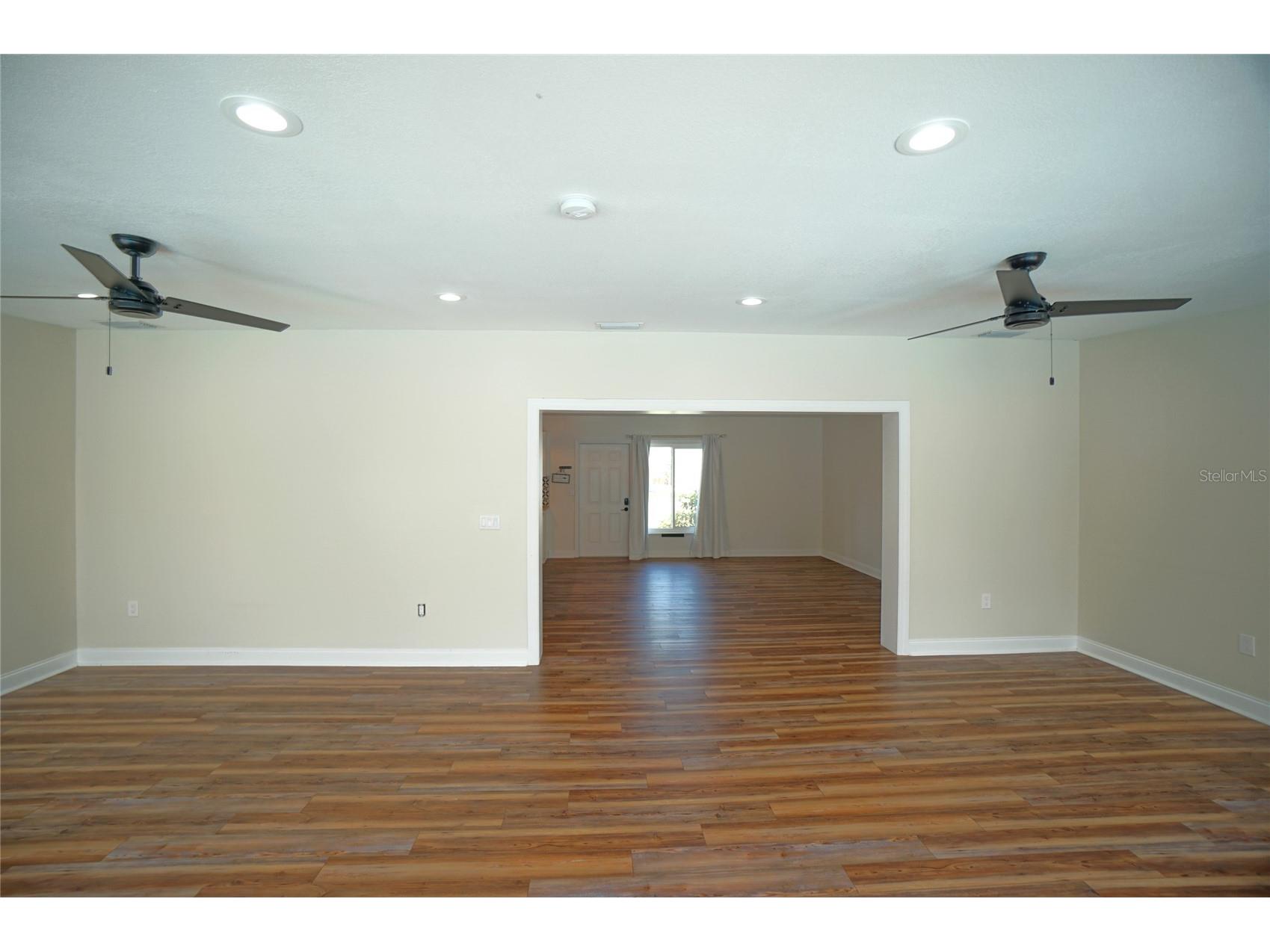 7325 10th Street N Saint Petersburg FL 33702 TB8493267 image23