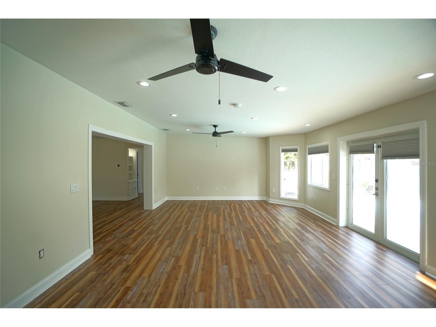 7325 10th Street N Saint Petersburg FL 33702 TB8493267 image24