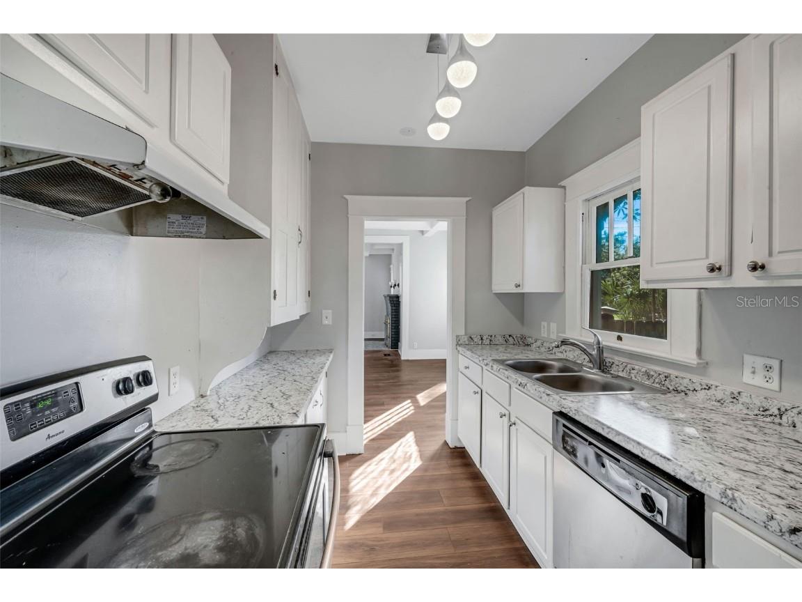 7327 1st Avenue N Saint Petersburg FL 33710 TB8454842 image17