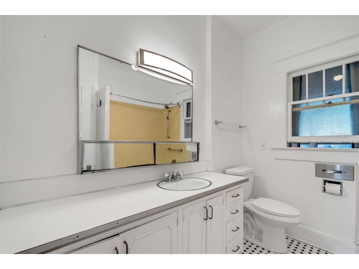 7327 1st Avenue N Saint Petersburg FL 33710 TB8454842 image27