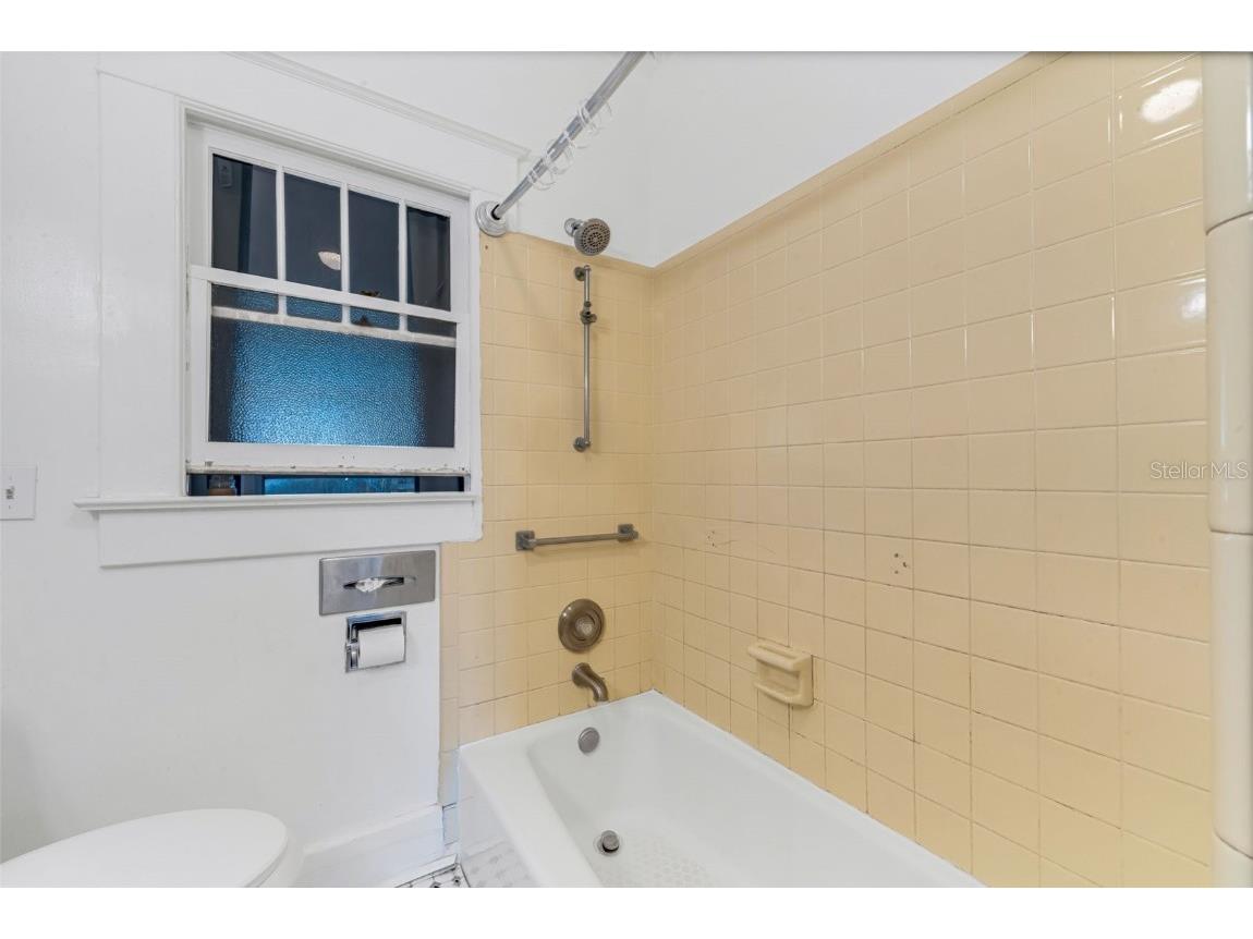 7327 1st Avenue N Saint Petersburg FL 33710 TB8454842 image28