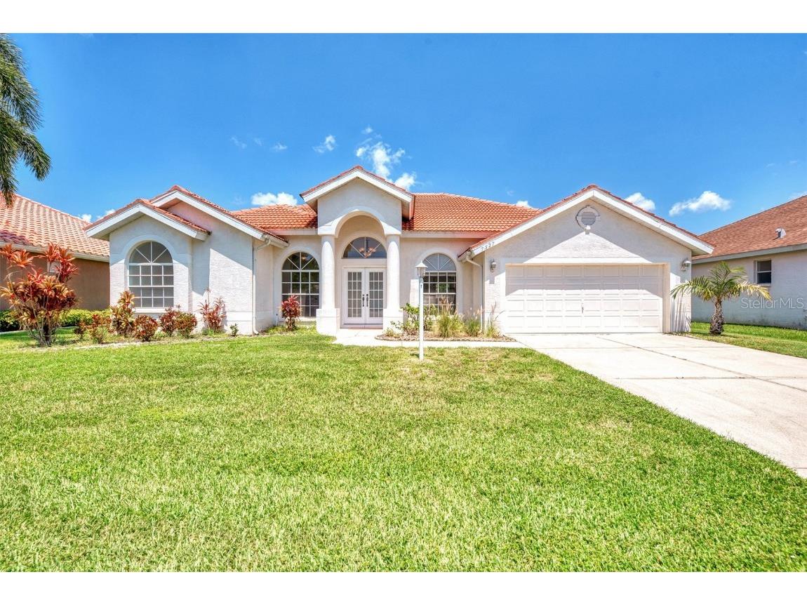 7327 38th Court East Sarasota FL 34243 A4573728 image1