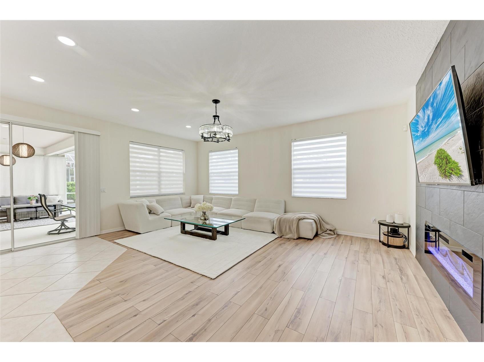 7327 38th Court East Sarasota FL 34243 A4693655 image11