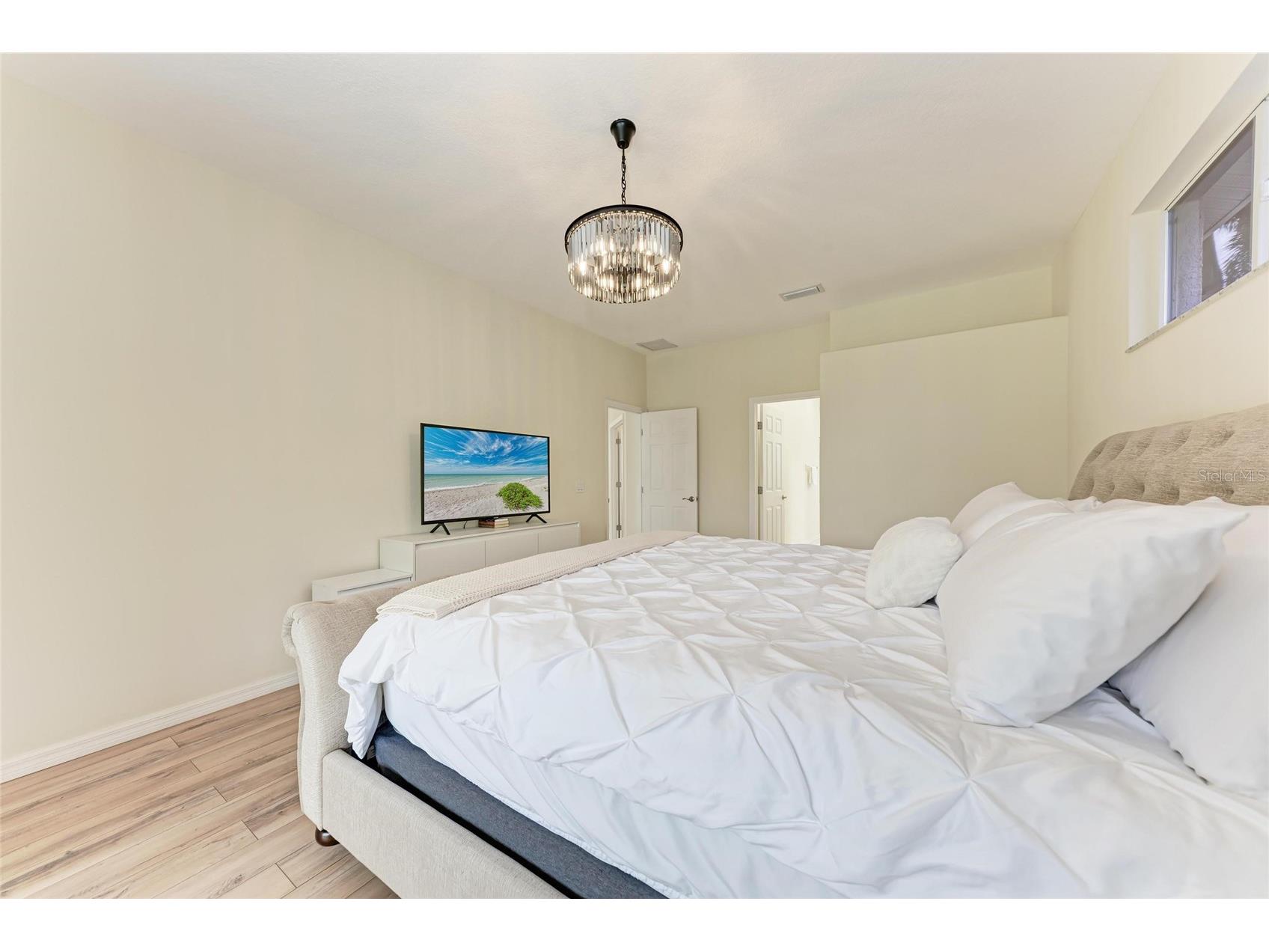 7327 38th Court East Sarasota FL 34243 A4693655 image22