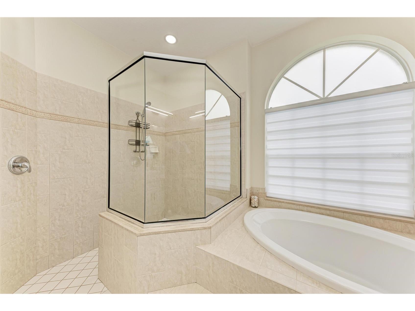 7327 38th Court East Sarasota FL 34243 A4693655 image27