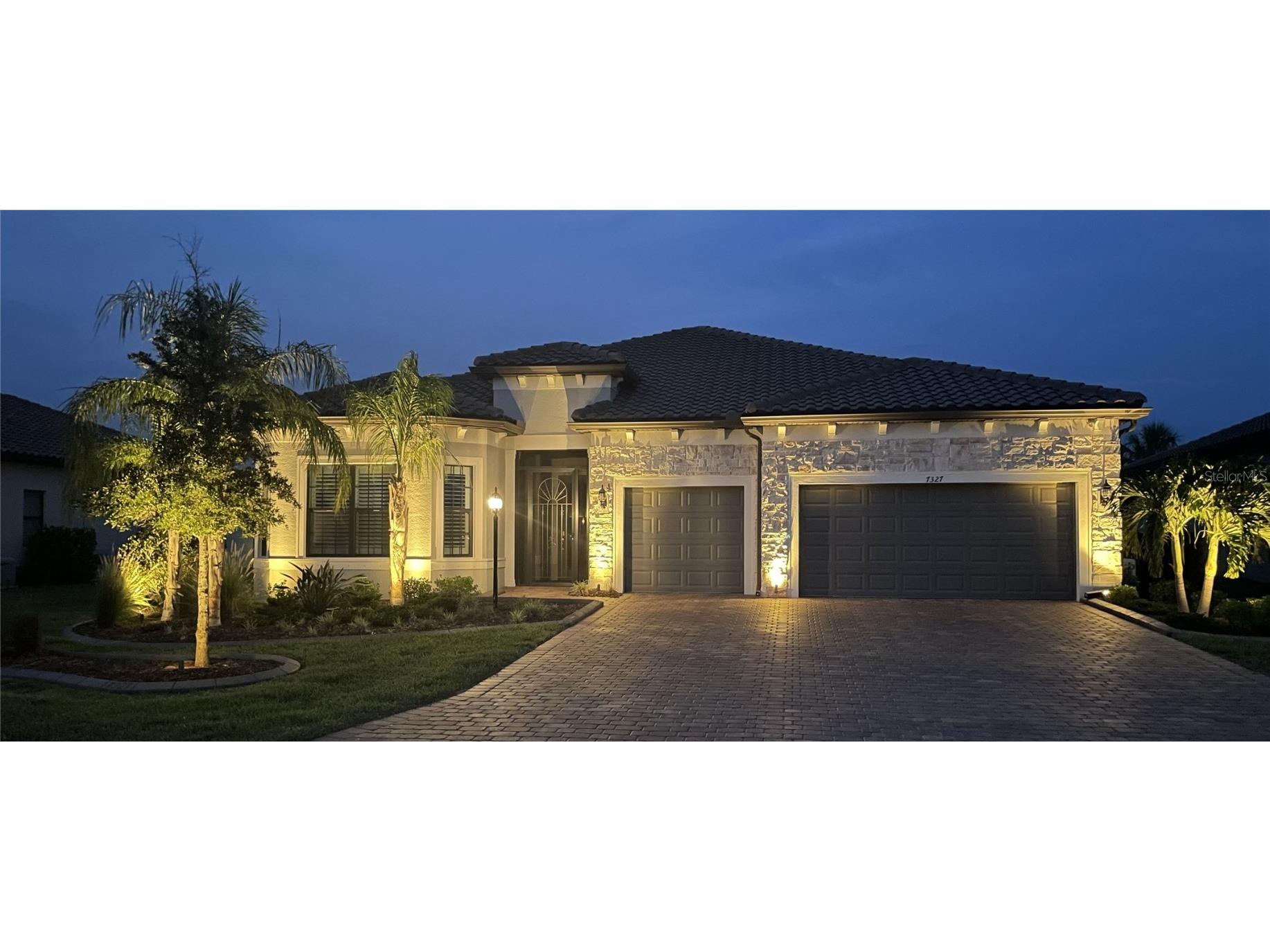 7327 Summerland Cove Bradenton FL 34202 A4653343 image1